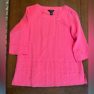 Ali Miles Tunic Blouse. Medium. Pink / Salmon color.